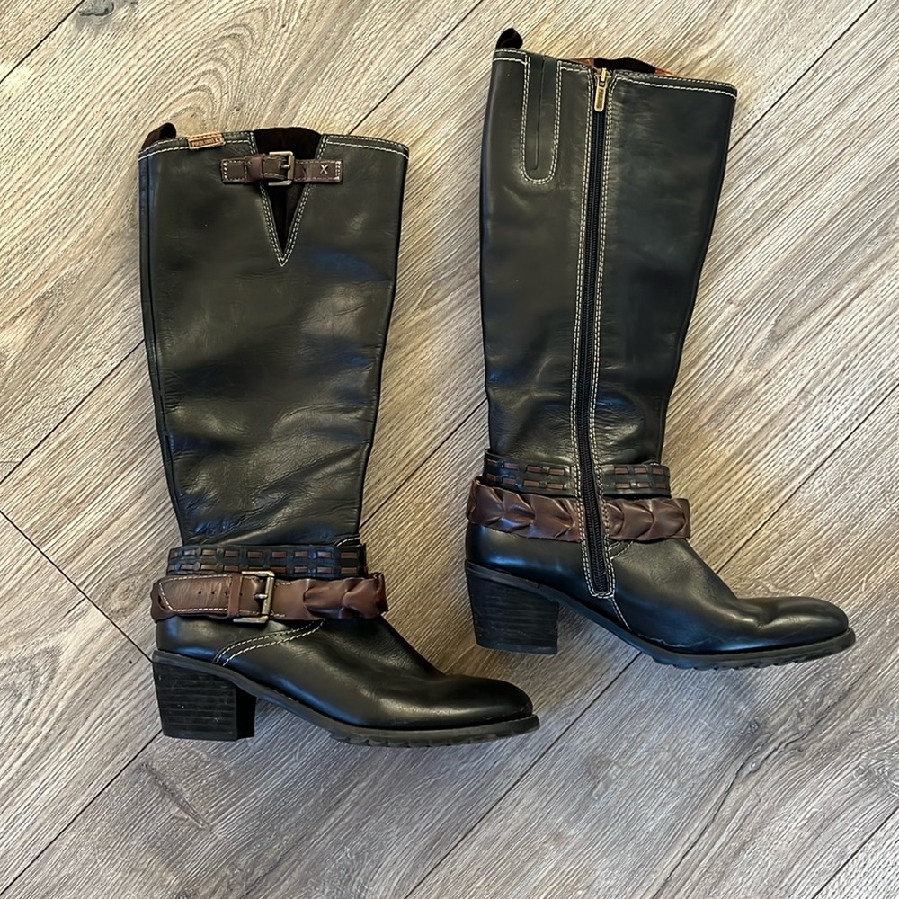 Pikolinos tall dark brown boots